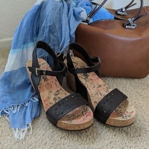 🌺 NWOB Casual cork wedges